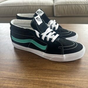 Rare Vans 10.5, Like New!!